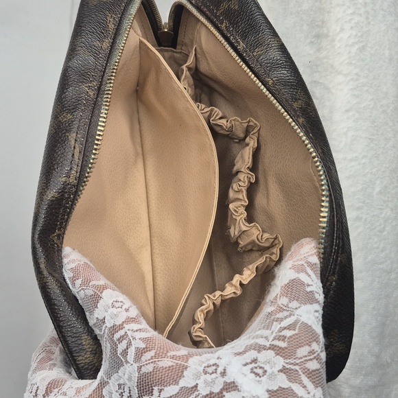 Louis Vuitton Brown Monogram Pouch UNISEX COA - Picture 10 of 16